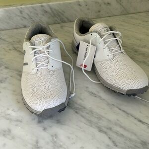 New with tags new balance women's golf shoes
